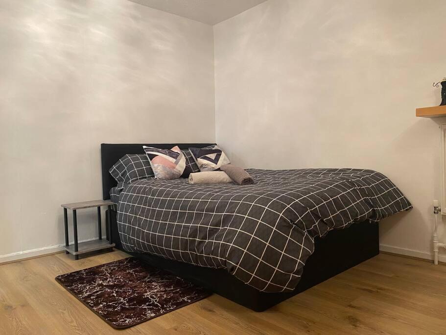 2 Bedroom Flat Camberwell Grove Londra Esterno foto