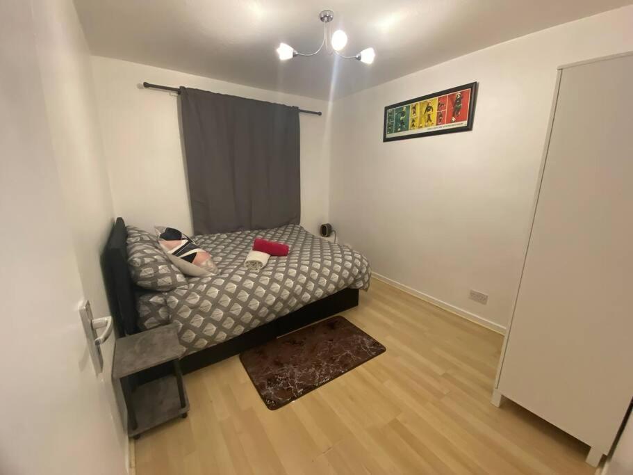 2 Bedroom Flat Camberwell Grove Londra Esterno foto