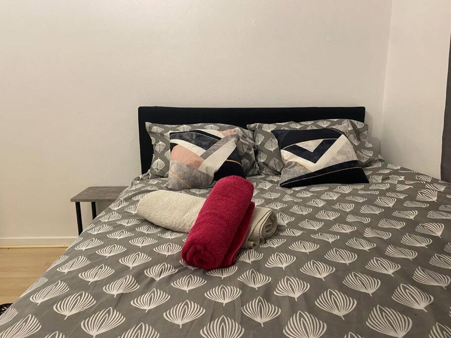 2 Bedroom Flat Camberwell Grove Londra Esterno foto