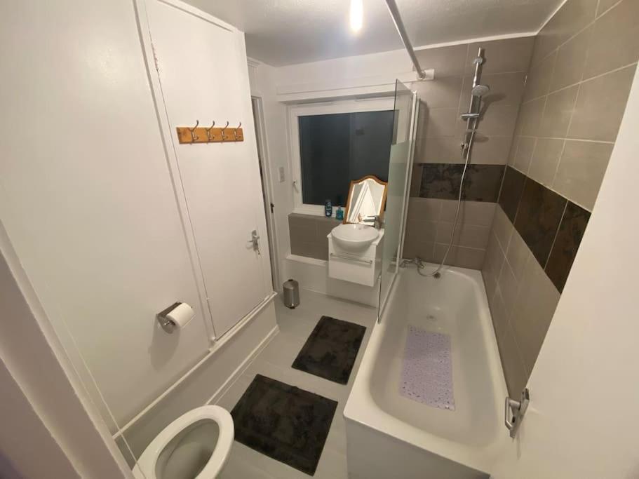2 Bedroom Flat Camberwell Grove Londra Esterno foto