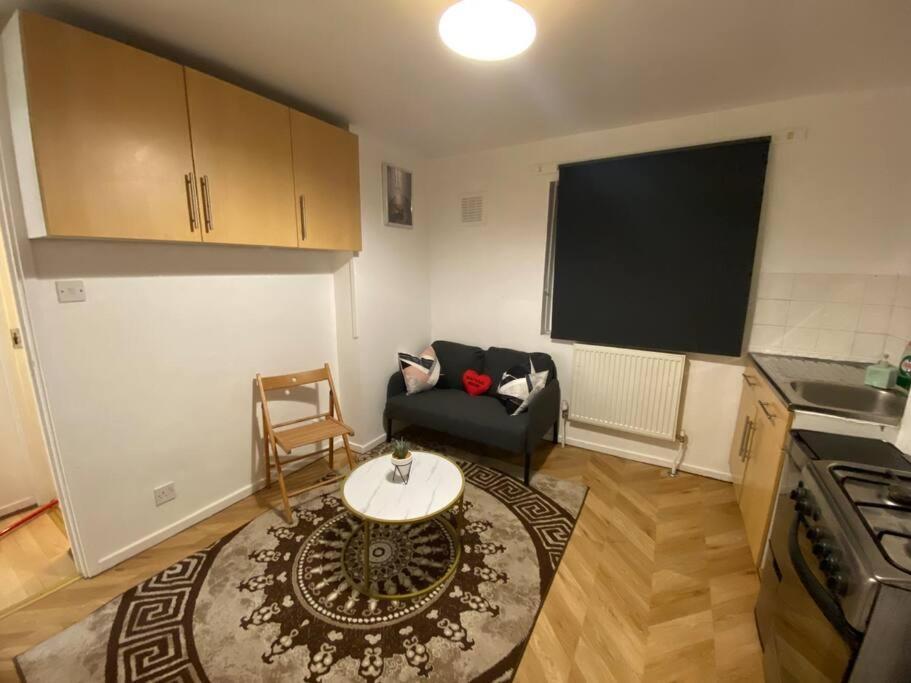 2 Bedroom Flat Camberwell Grove Londra Esterno foto