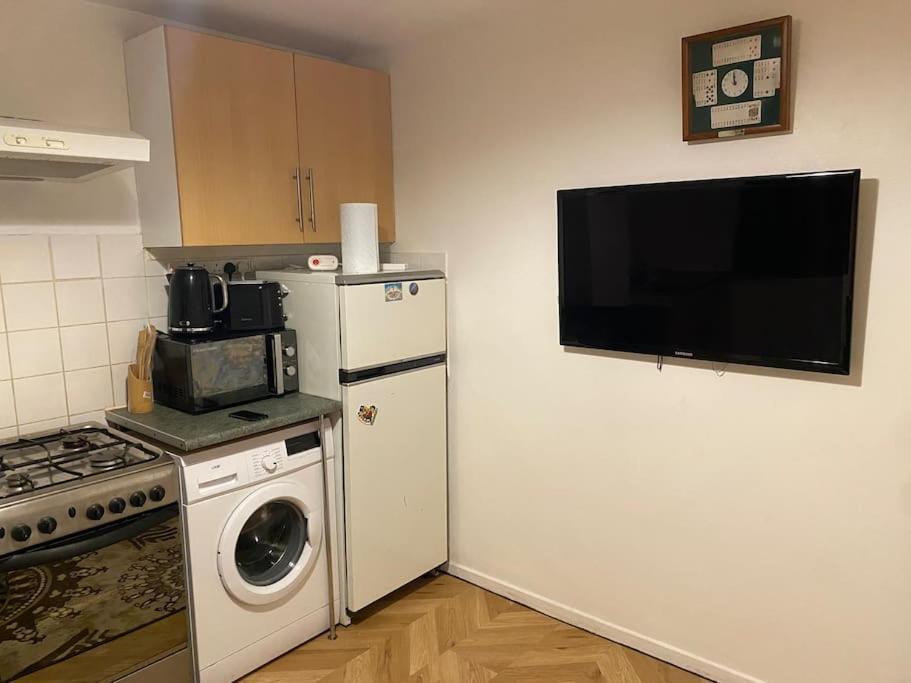 2 Bedroom Flat Camberwell Grove Londra Esterno foto